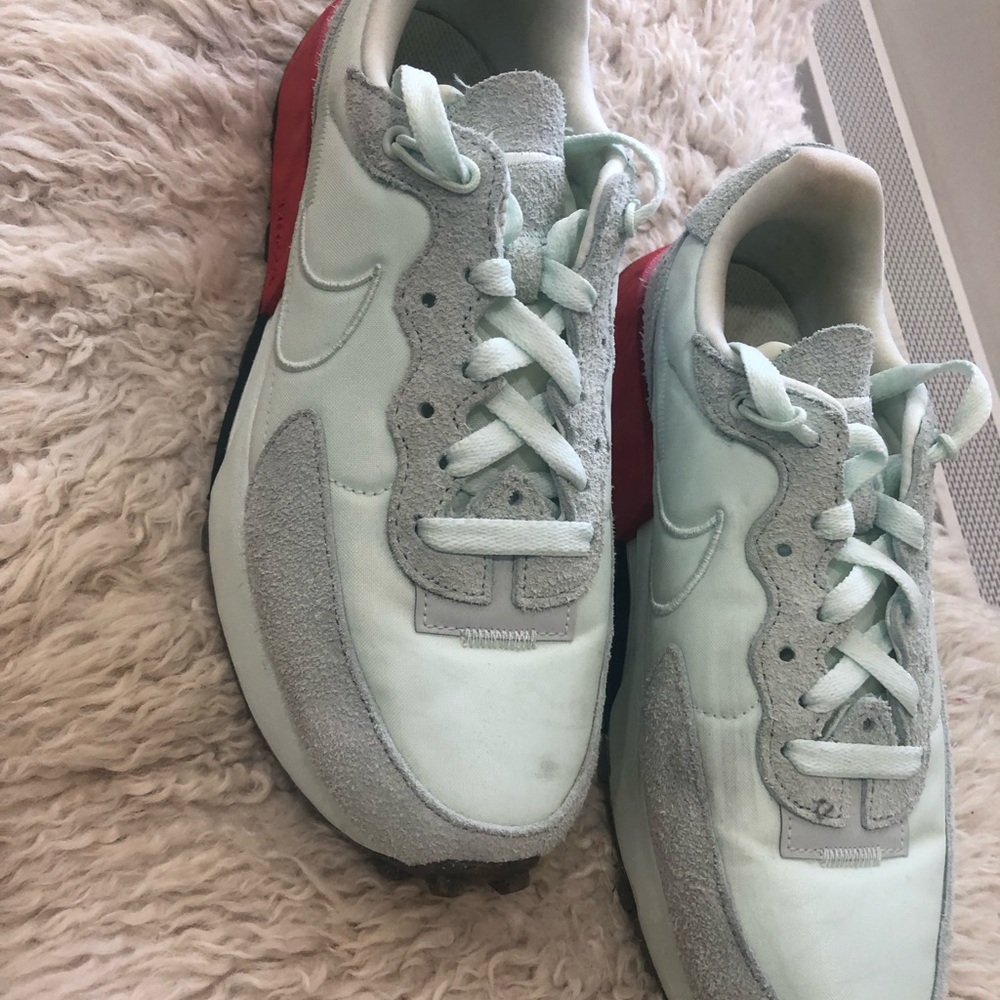 Nike womans fontanka waffle sneakers mint green and white